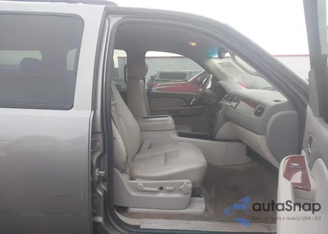 2009 GMC Yukon Xl 1500 Sle2 z USA, uszkodzony, nr VIN 1GKFK26359R225352